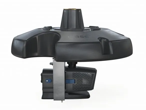 PondJet Eco Premium Schwimmfontäne im Garten-Teich mit bis zu 3,75 m Wasserhöhe.